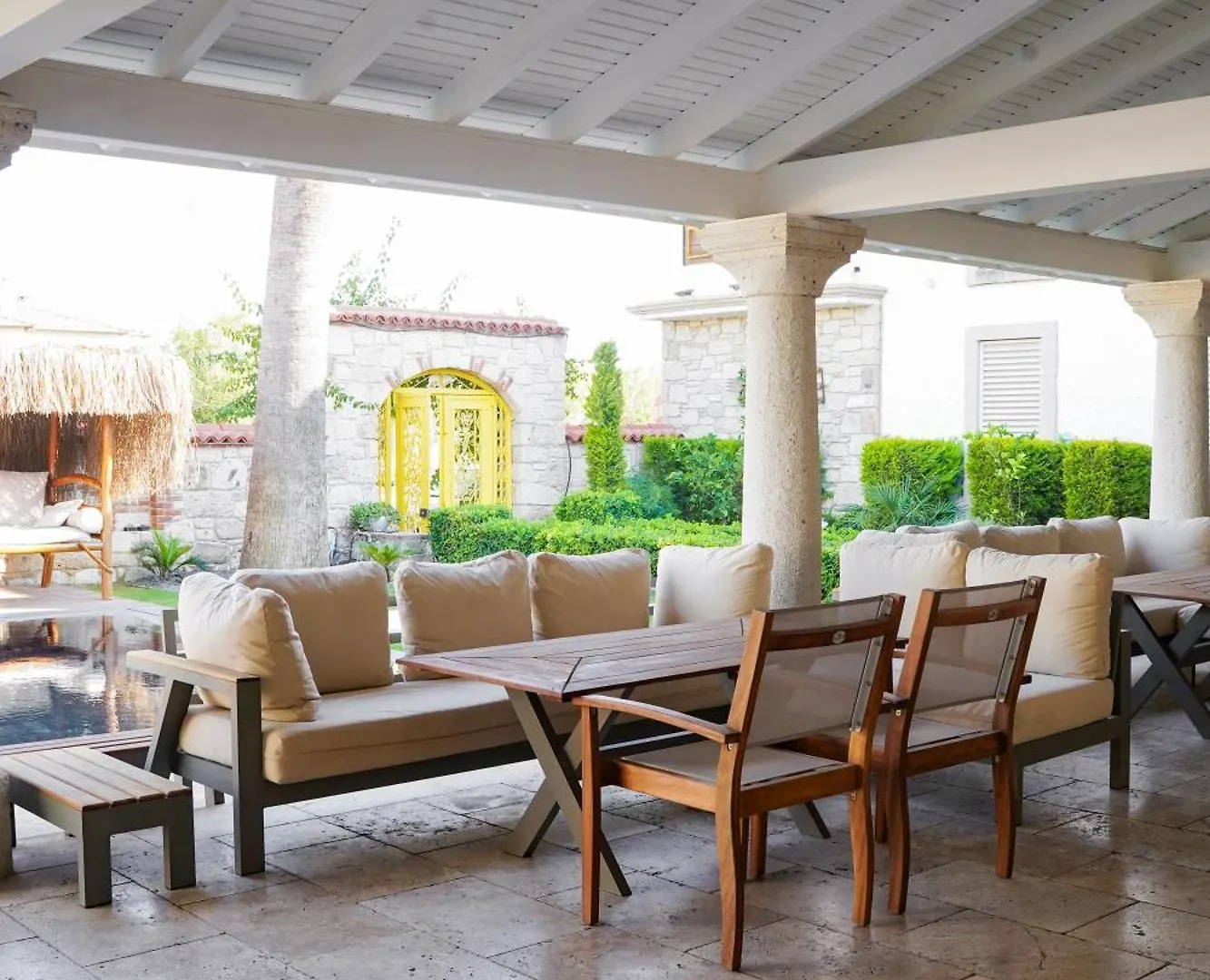 Alacati Limonaia Hotel 2*,