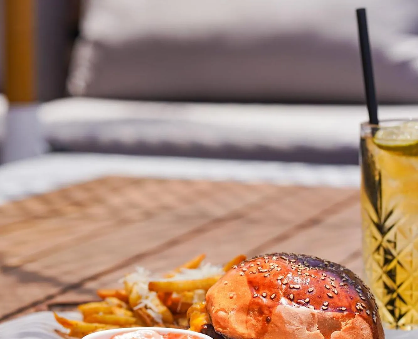 לינה וארוחת בוקר Alacati Limonaia Hotel