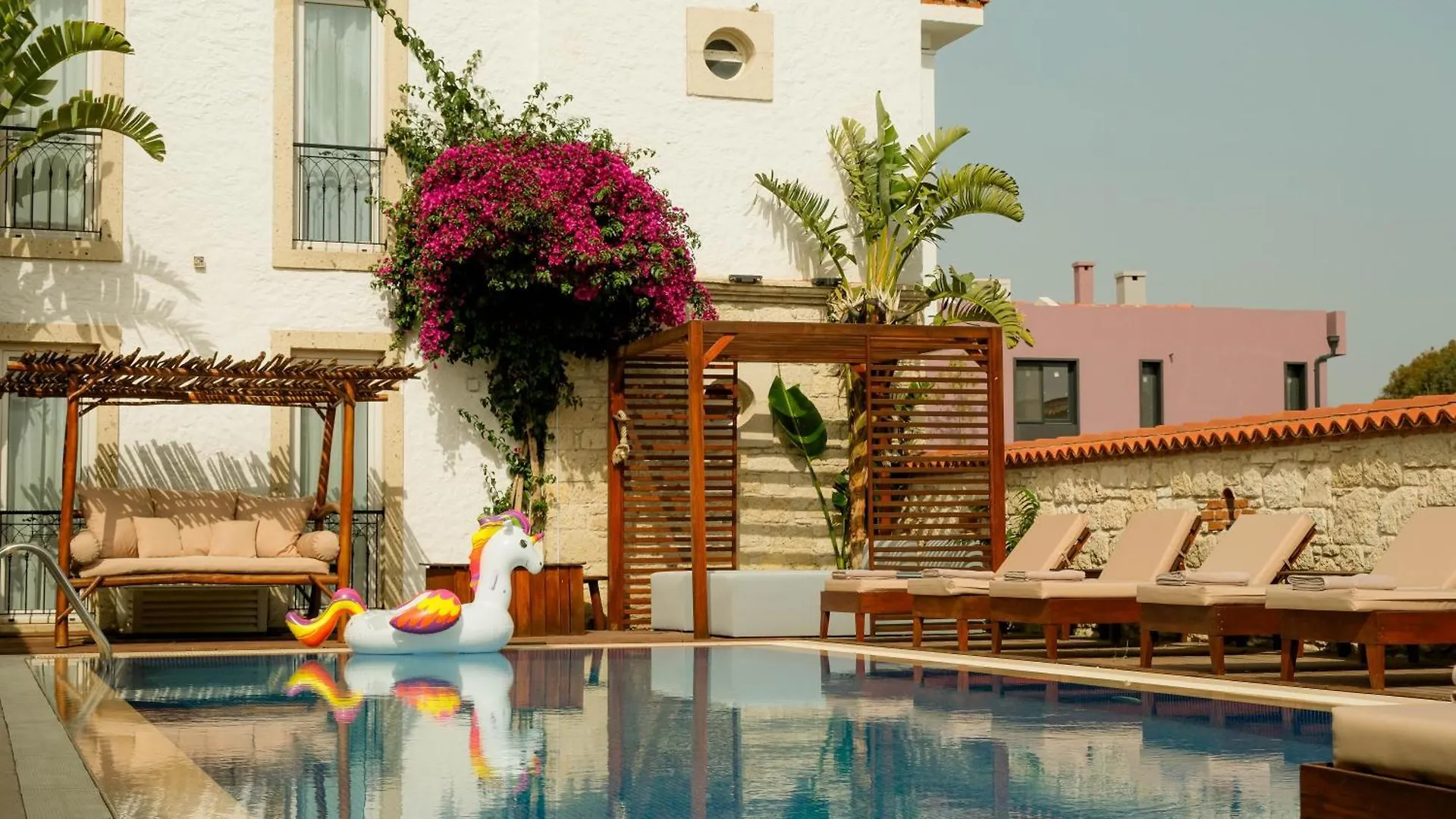 Alacati Limonaia Hotel