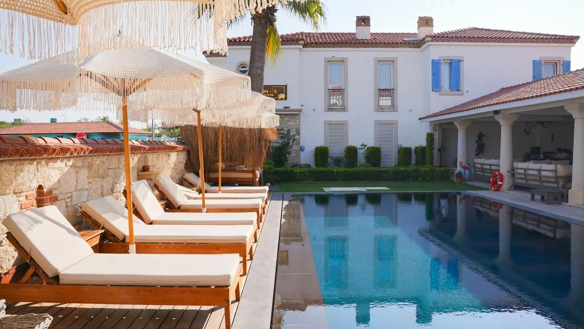 Alacati Limonaia Hotel